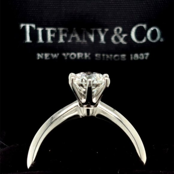 Engagement ring - Picture 3 of 3